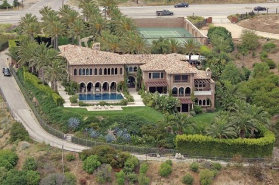 Ngôi nhà 45 triệu USD của nữ ca sĩ Cher ở bãi biển Malibu