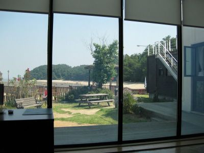 Ngôi nhà Hạnh Phúc