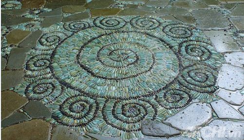 Lối đi đẹp trong vườn theo phong cách mosaic 