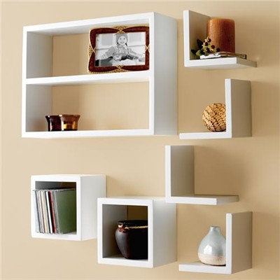 Sử dụng kệ treo tường ấn tượng trong nhà