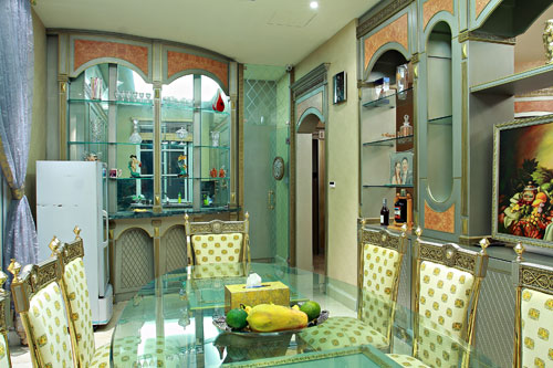 Mai Thu Huyền thích phong cách Versace 