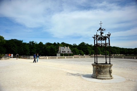 Chenonceau: Lâu đài trên sông của các quý bà