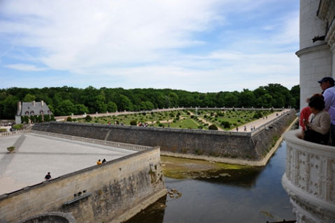 Chenonceau: Lâu đài trên sông của các quý bà