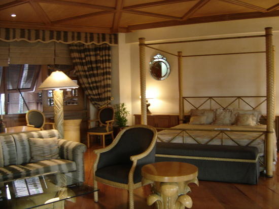 Tham quan cung điện dừa tại Philippines