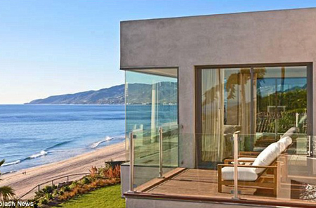 Vợ chồng nhà Beck thuê dinh thự siêu xịn