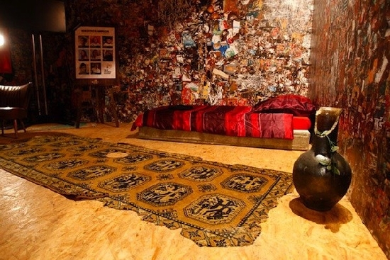 Khách sạn làm từ rác thải quá độc giữa thành phố