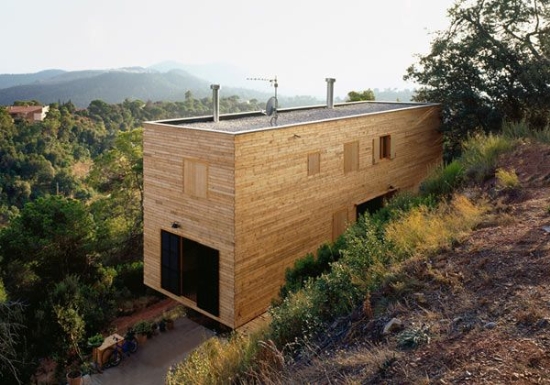 Độc đáo... nhà gỗ bên sườn đồi