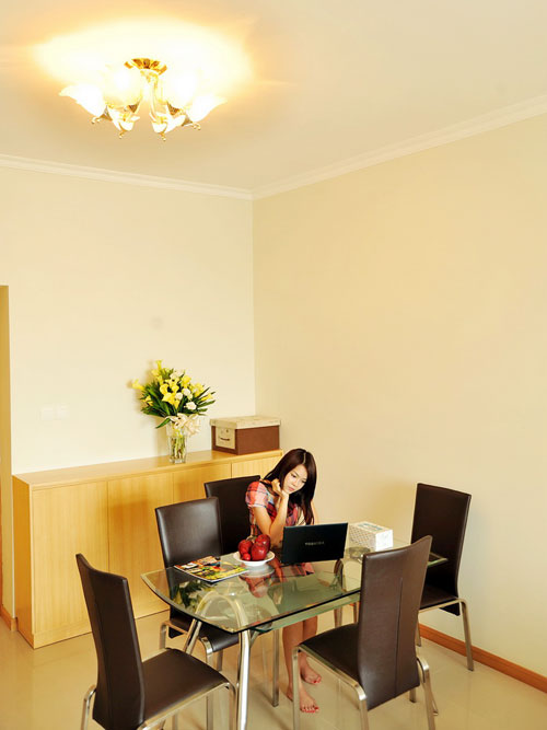 Tổ ấm ngăn nắp của Á hậu Dương Cẩm Lynh