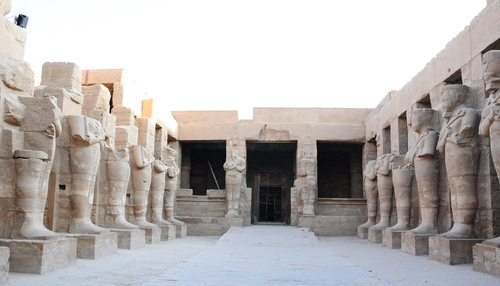 Karnak - Ngôi đền thiêng của Ai Cập