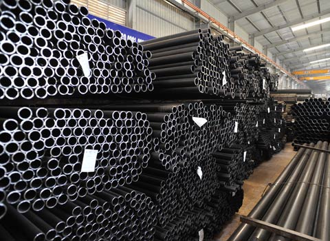 Lượng thép tiêu thụ trong tháng 8 có thể giảm. Ảnh: Hoàng Hà