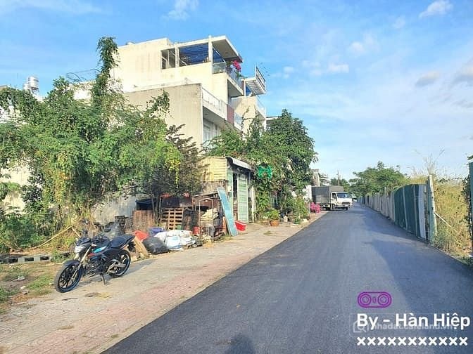 Bán nhà riêng: Bán đất Mặt tiền đường 249 Hoàng Hữu Nam, Q9. - Diện tích: 105m2(