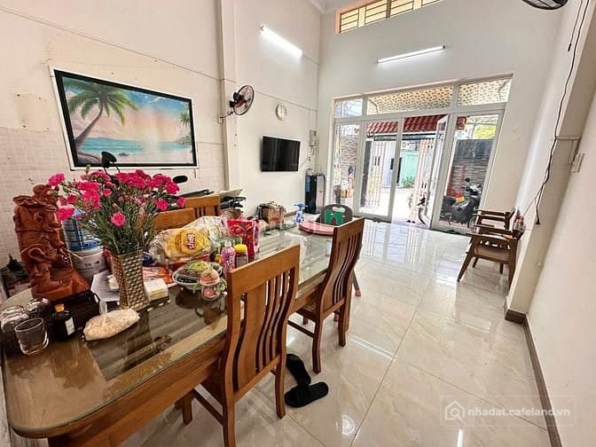 Дом в 2 этажа на улице Mỹ Đa Đông, рядом с рынком Bắc Mỹ An, 20 млн донгов в месяц