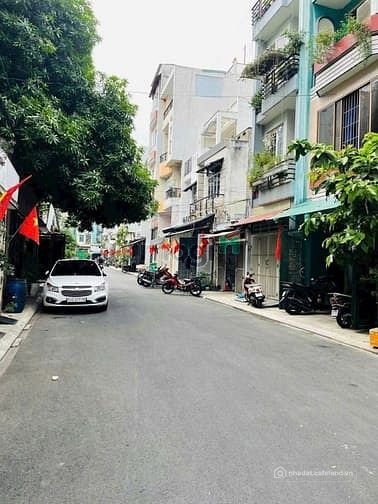 Bán nhà phố dự án: Nhà ~200m² (6x24m) CMT8 - Tuyến METRO BẾN THÀNH, 3 lầu. Giá 1