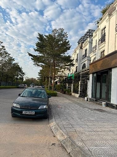 Bán đất thổ cư: Cho thuê Biệt Thự Nguyễn Xiển dt 150m x5t Thông sàn, Thang Máy.