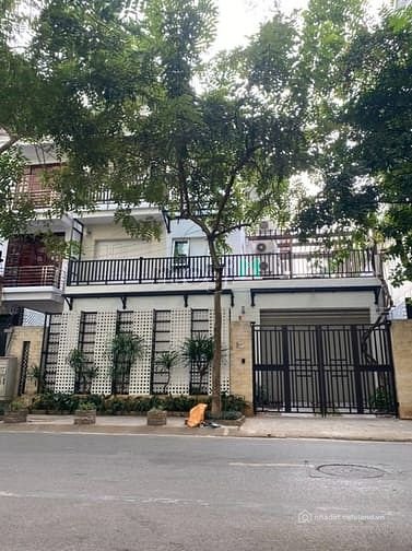 Bán nhà riêng: cho thuê Biệt thự 214 Nguyễn Xiển, DT 170m x4T, mt 10m. 40tr/th
