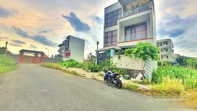 Bán nhà riêng: Bán đất hẻm 32 Võ Văn Hát , Long trường ,Q9 - DT : 80,2m2 ( ngang