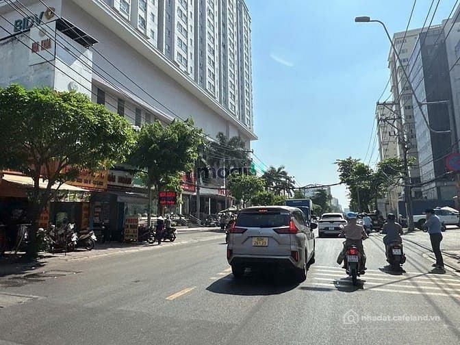 Bán nhà riêng: Nhà MTKD 5 lầu ngang 5.5m 176m2 ngay Vincom Nguyễn Xí KD đỉnh 34.