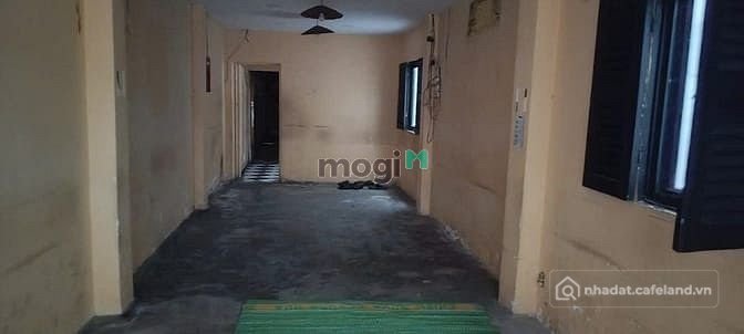 Biệt thự: Cần cho thuê nhà 1 trệt 1 lầu 2 mặt hẻm xe hơi Nguyễn Trãi, Quận 1