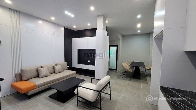 Bán nhà riêng: Nhà đối diện ROYAL CITY, 48.6m2 , 4 tầng, MT 4m, 5.5 tỷ