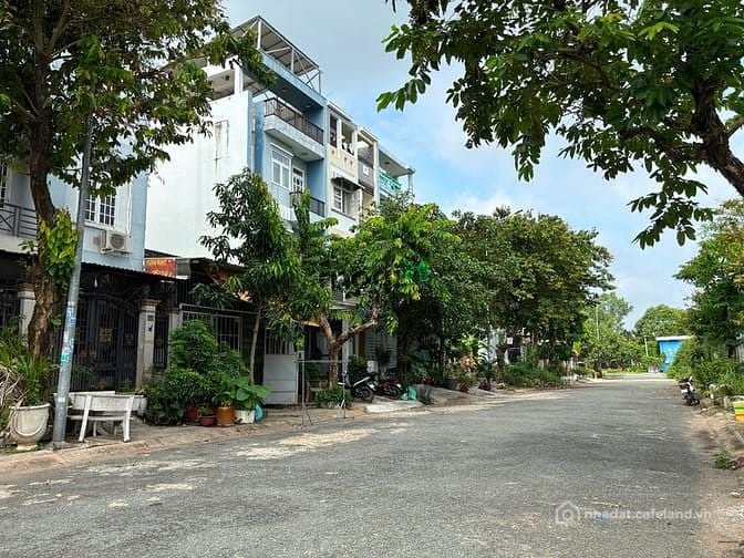 Bán nhà riêng: Sốc Mặt Tiền Đường Giá Hẻm• View Công Viên• Phú Mỹ• Q7. 4 Tầng• 9