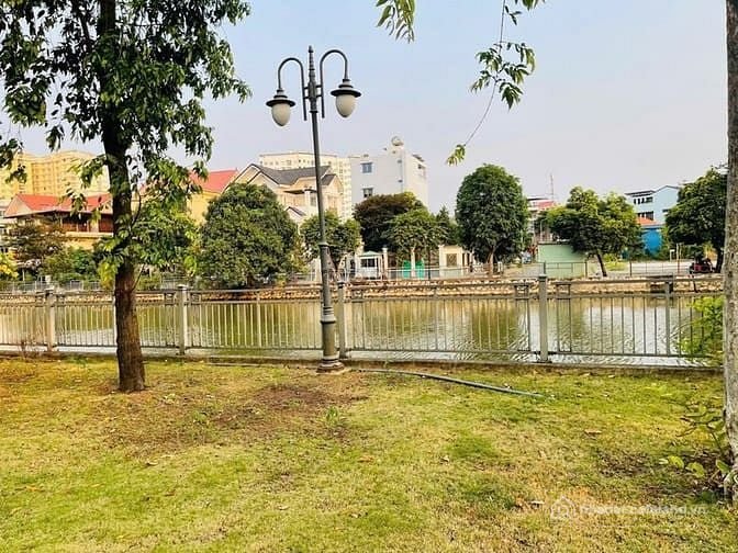 Bán nhà riêng: BÁN BIỆT THỰ VIEW SÔNG – LAKEVIEW CITY QUẬN 2 ngang 9.5 nở hậu sâ