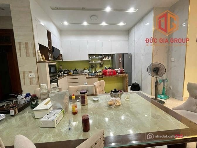 Bán nhà sổ hồng riêng gần chợ cổng 2, khu cán bộ an ninh, 6x24 !