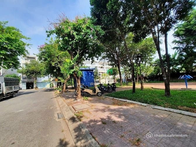 Bán biệt thự: ĐỐI DIỆN CÔNG VIÊNCỰC ĐẸP MTNB khu Ao Sen- 5x20m 4 tầng SÁT ĐS 3