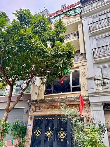 Bán nhà riêng: Bán nhà 5 tầng thang máy Khu đấu giá Việt Hưng, Dt 80m2 mt 4.5m