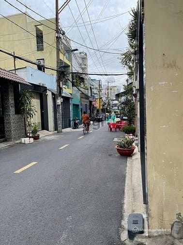 Bán biệt thự: Mặt tiền F.4 Tân Bình - 5 Tầng - 4M x 19m - ngay ngã tư bảy hiền.