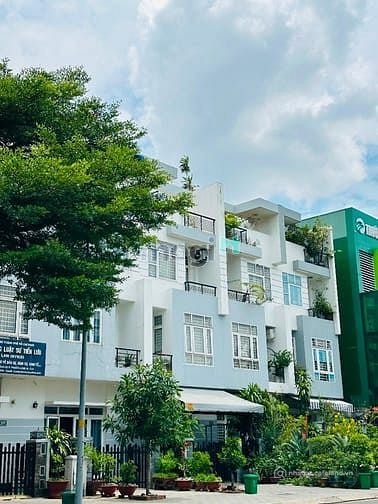 Bán biệt thự: Bán Nhà mặt tiền đường Huy Cận, KDC Gia Hoà 100m2 giá 18 tỷ SHR