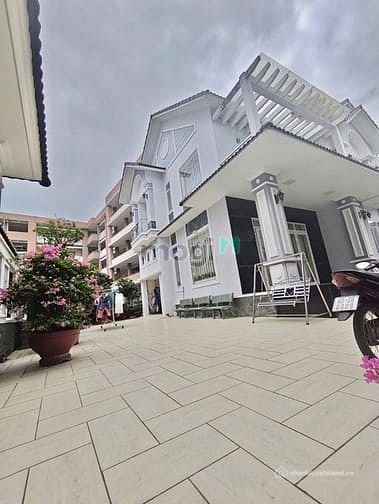 Bán nhà riêng: Biệt thự phường Bửu Long gần đại học Lạc Hồng cơ sở 5 sổ hồng 417