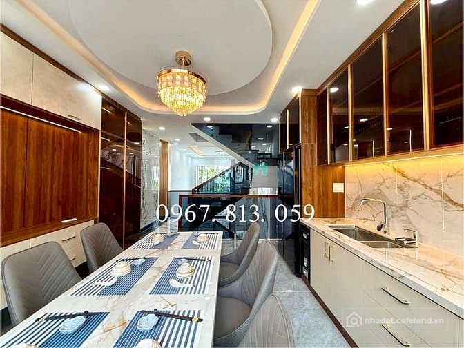 Bán nhà riêng: Nhà đường thông Thạnh Lộc 29, DT:4x13M, Lửng, 3Lầu, 4PN, 5VS, Gar