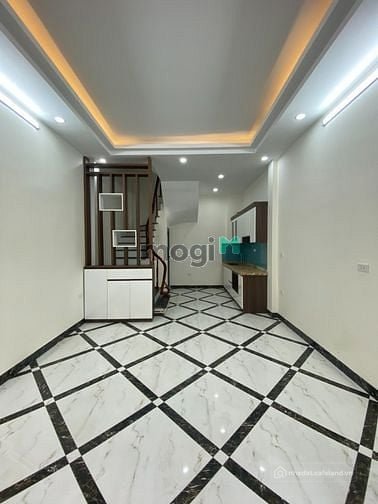 Bán nhà riêng: Nhà 5 Tầng, Giá 2.55 tỷ, Gần chợ, Vinhomes, Eco Home Phúc Lợi, Ôt
