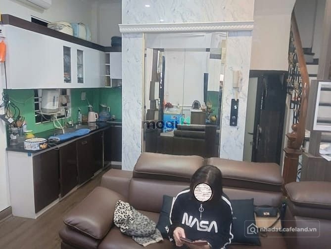 Bán nhà riêng: Bán  nhà host trung tâm phố cổ Ngọc Lâm 6 tầng thang máy .Giá 8,9