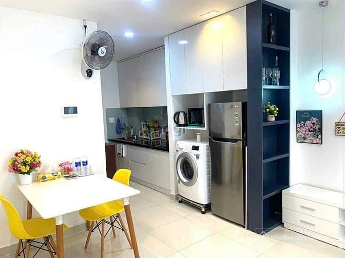 Bán căn hộ chung cư: Bán căn hộ Sky Center, DT 37m2, 1PN, Full NT, giá 2.750 tỷ