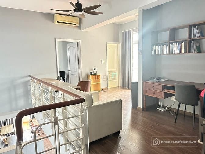 Bán căn hộ chung cư: Bán gấp CHCC Mỹ Phúc, DT 218m2, 3PN, 3WC, NT ít, giá bán tố