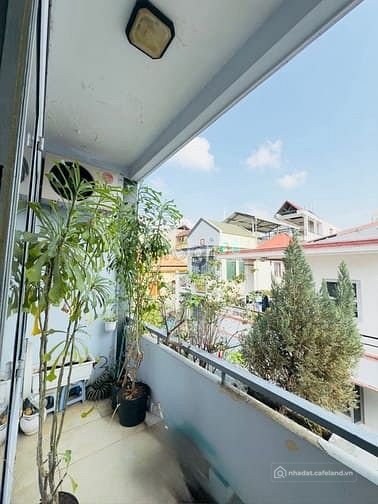 Bán nhà riêng: Chủ định cư nước ngoài bán gấp nhà 3 tầng Nơ Trang Long, 63m2, 9 