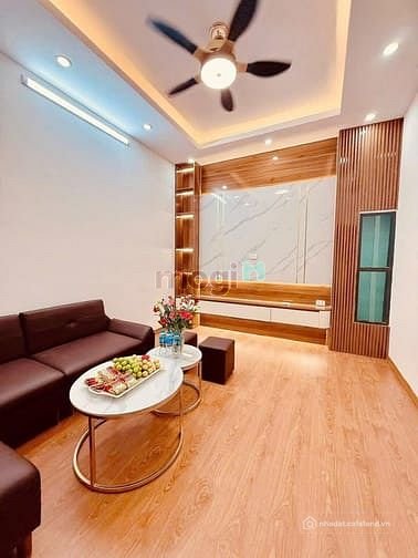 Bán căn hộ chung cư: Có 1.0.2 Đội Cấn_Ba Đình_10m ra phố_18m2 6t mt 4m giá 4,9 