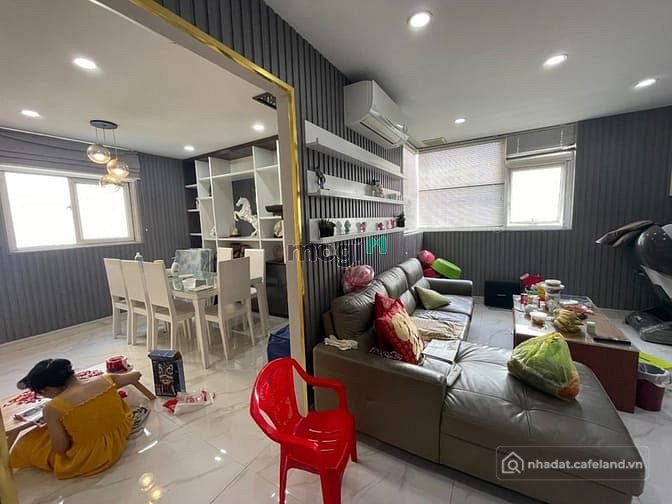 Bán căn hộ chung cư: Bán căn hộ City gate A-20-11, dt 92m, 3pn, 2wc gián bán 3,0