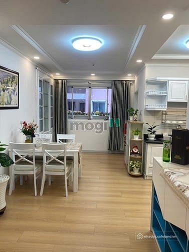 Bán căn hộ chung cư: Bán căn hộ 2PN 80m2 Central Garden Quận 1, giá: 5.1 tỷ, sổ 