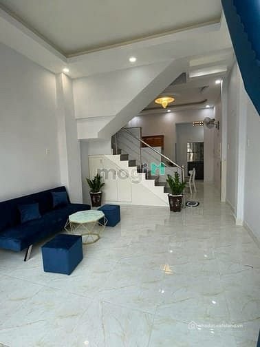 Bán nhà riêng: Nhà 2 mặt tiền hẻm, Thị trấn Nhà Bè. 4m ngang. Sổ hồng riêng.