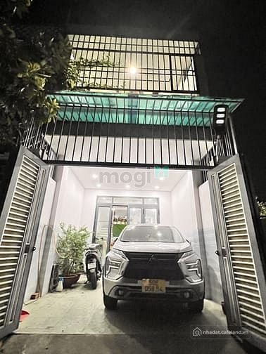 Bán Nhà Mới - Đường Số 11 - Linh Xuân - Thủ Đức - Xe tải ngủ trong nhà