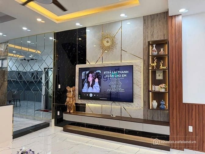 Bán nhà riêng:  Đường Phú Thuận Quận 7. 514 = 3 tầng. Nhà đẹp như hình. Giá 7t