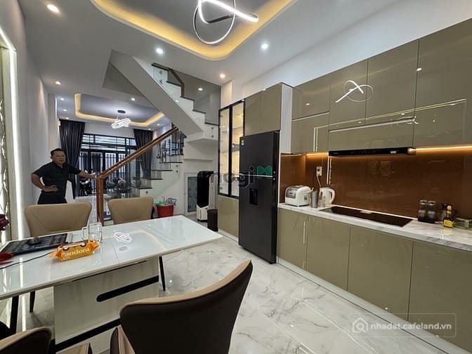 Bán nhà riêng: Nhà Bán 4 Tầng - 55m2 - Lê Hồng Phong đoạn 3 Tháng 2 -P10- Quận 1