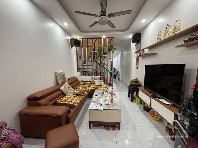 Bán nhà riêng: Bán nhà phố Thượng Thanh 50m2- 4T- 6.5 tỷ, sổ đẹp nở hậu, thang m