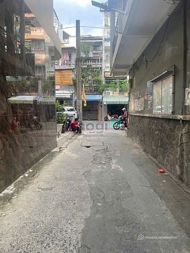 Bán nhà riêng: Phường 4 - Quận 10 - 3 Tầng - Nở hậu - 35M2 - Hẻm Thông - Nhỉnh 4