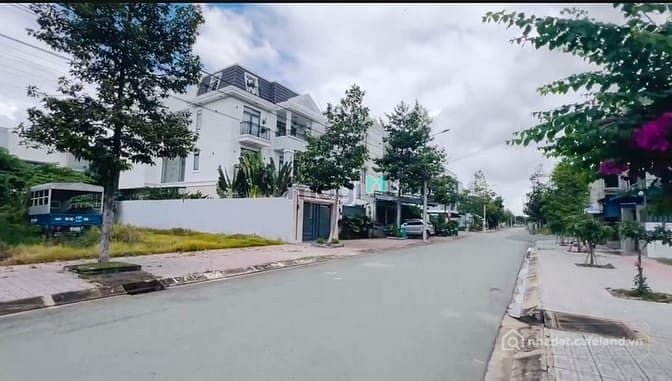 Bán đất thổ cư: Đất biệt thự Bửu Long 12 tỷ 285m2 hướng Bắc khu song ngữ Lạc Hồn