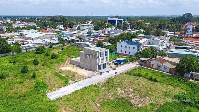 Bán đất thổ cư: Bán Gấp Lô Đất Mặt Tiền Thủ Dầu Một - Đất Đẹp - Tiềm Năng Sinh L