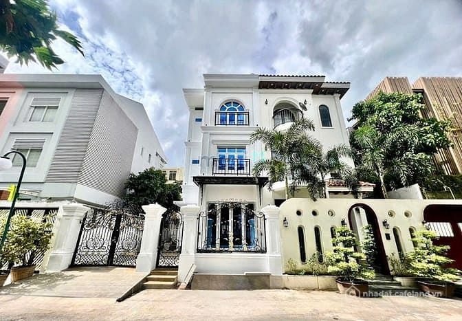 Biệt thự: Cho thuê Biệt thự đẹp mới decor Mỹ Hưng, cạnh căn hộ Urban Hill Quận 7