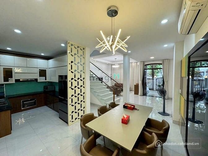 Biệt thự: Cho thuê biệt thự liên kế vườn Nam viên, 4PN, nhà đẹp ngay công viên